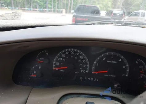 2001 Ford Expedition Eddie Bauer from USA, damaged, VIN 1FMRU17W11LA02654